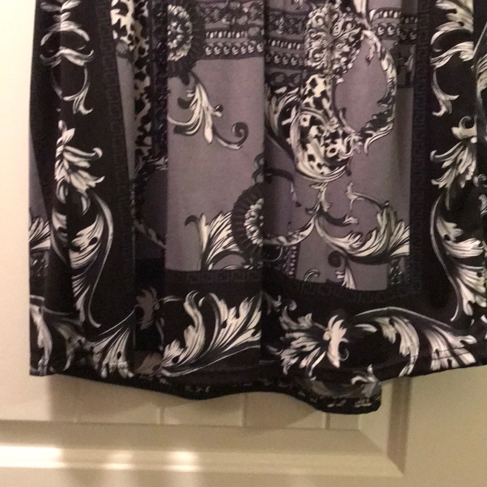 Patterned dress - Picture 3 of 3